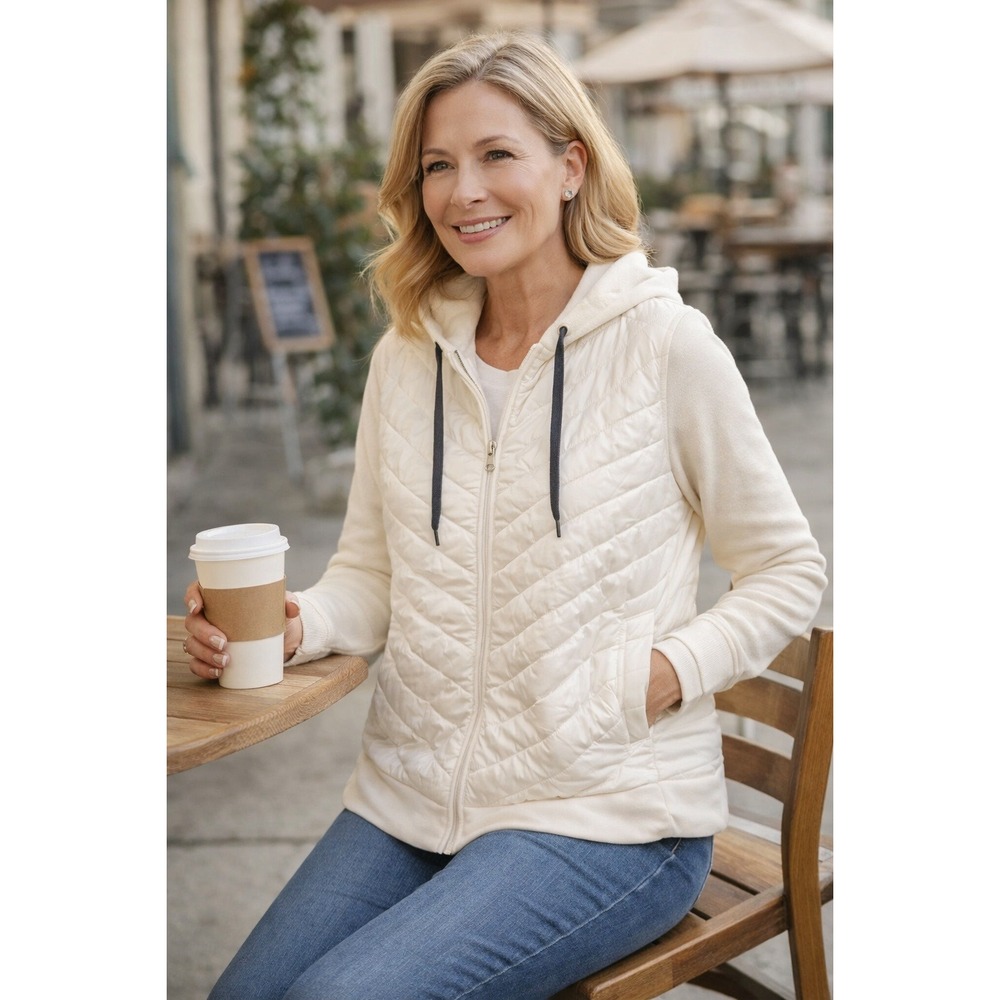 Weekends by Chico's‎ Women's Quilted Puffer Jacket Size 1 Cream Hooded Soft Cozy